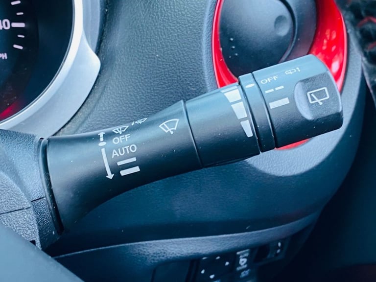 2015 Nissan Juke 1.2 DIG-T Tekna SUV 5dr Petrol Manual Euro 6 (s/s) (115 ps) HATCHBACK Petrol Manual