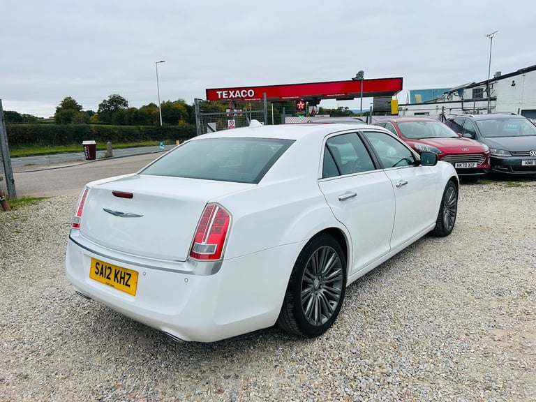 2012 Chrysler 300C 3.0 CRD V6 Executive Saloon 4dr Diesel Auto Euro 5 (236 bhp)