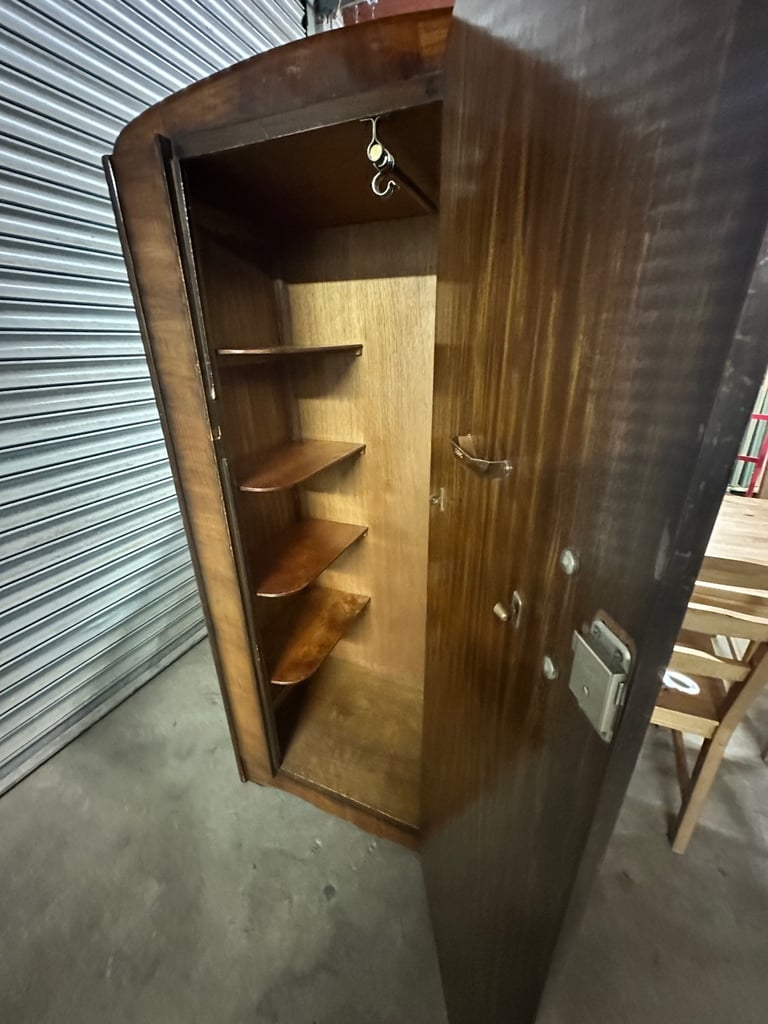 Lovely, nice old Antica  style  wardrobe 🚛