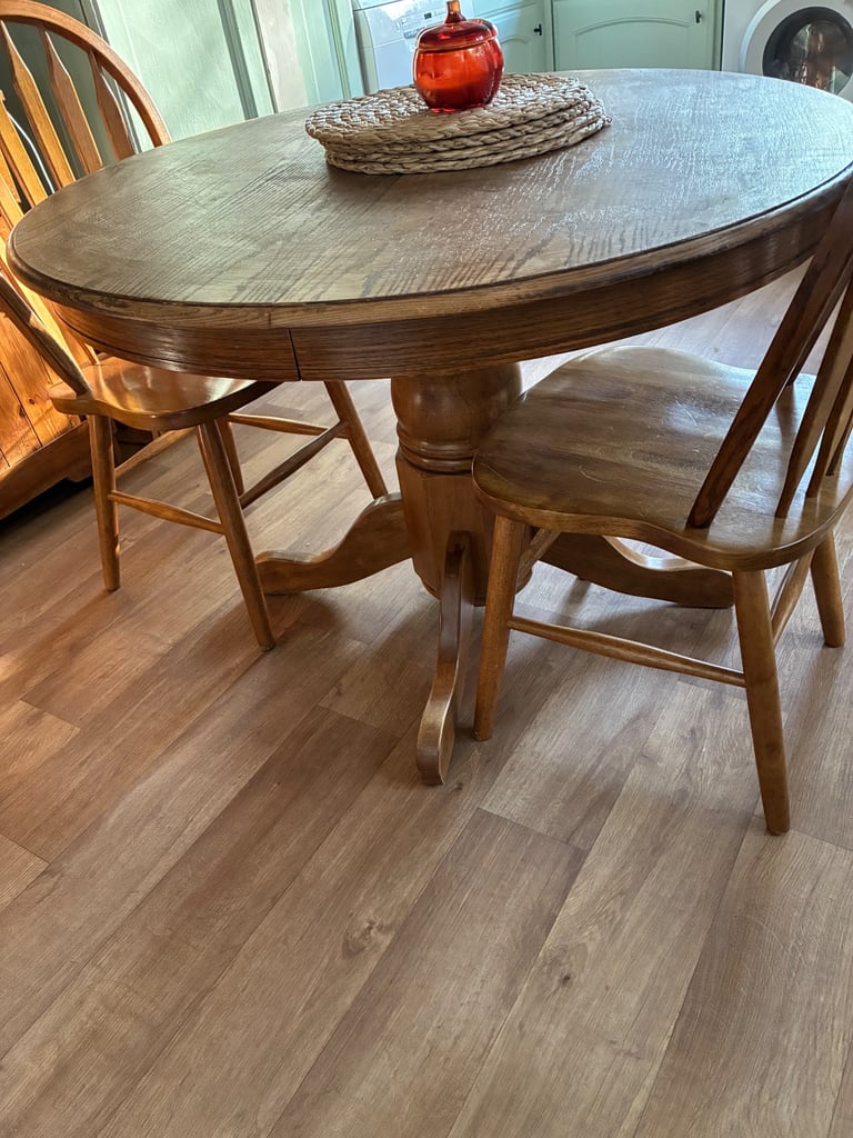 Round dining table 