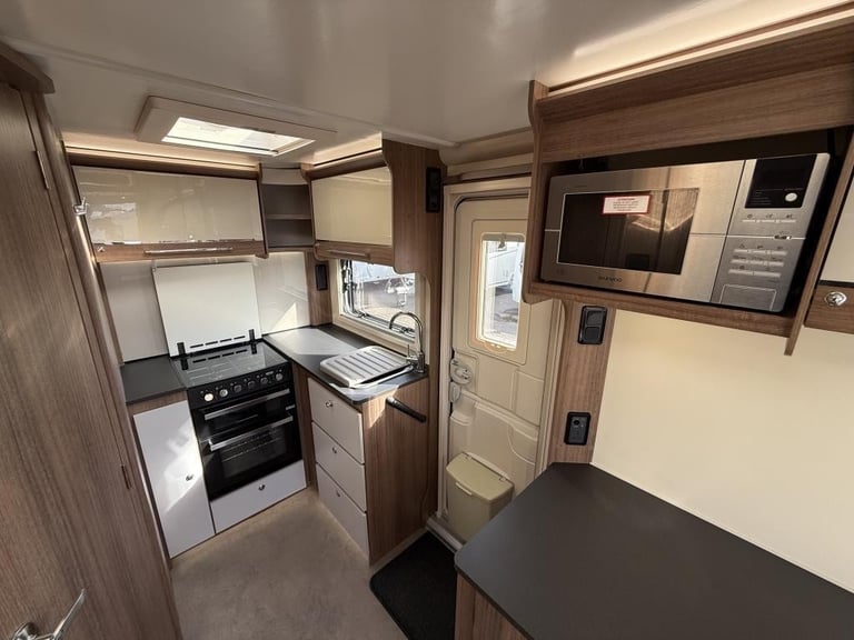 2018 BAILEY UNICORN SEVILLE 2 BERTH TOURING CARAVAN