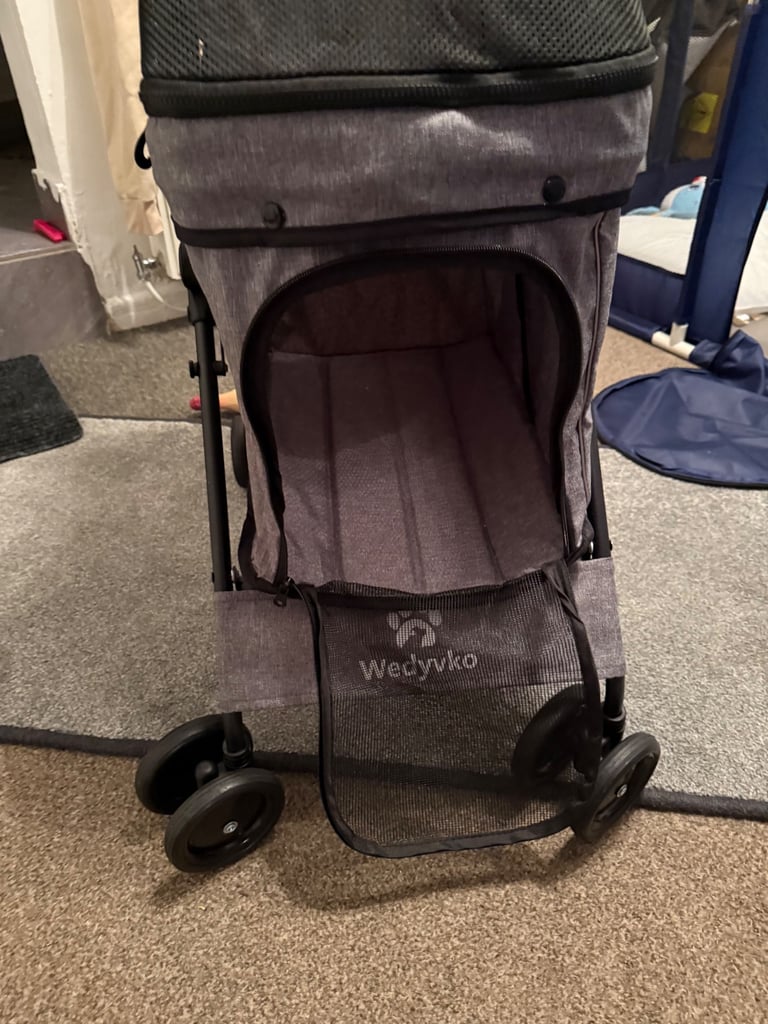 Dog pram