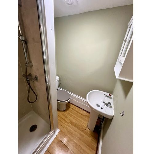 Doube Mezzanine Studio in St Stephen's Gardens, Notting Hill, W2 5QU **Bills Inc**