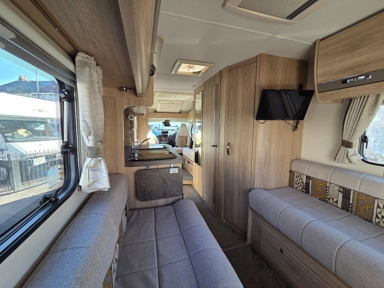 Elddis Autoquest 195 4 Berth 4 forward facing belted seat  DIESEL MANUAL 2018/18