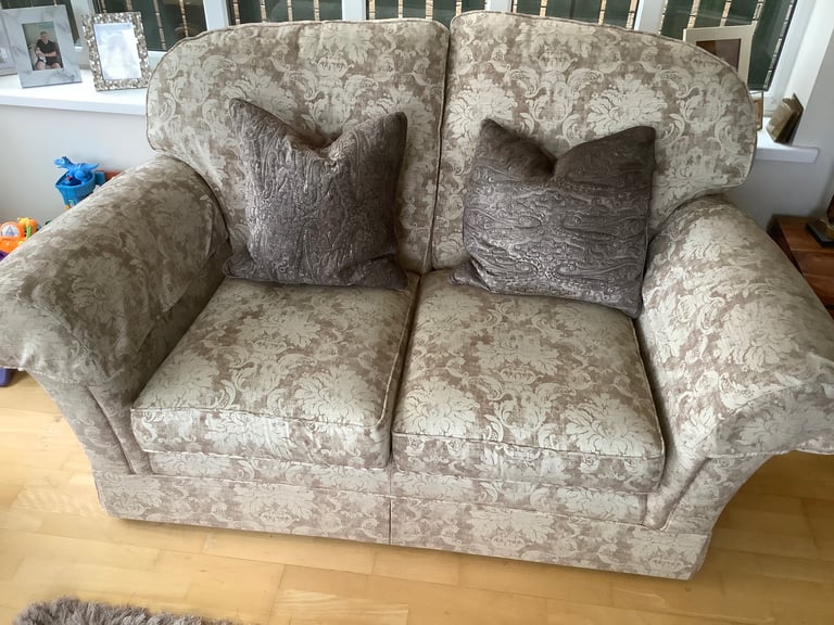 Beautiful Marks & Spencer 2 seat sofa & 2 Chairs