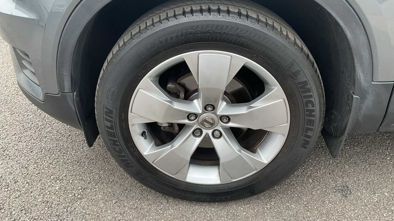  Volvo XC40 1.5 T3 Momentum 5dr Estate Petrol Manual
