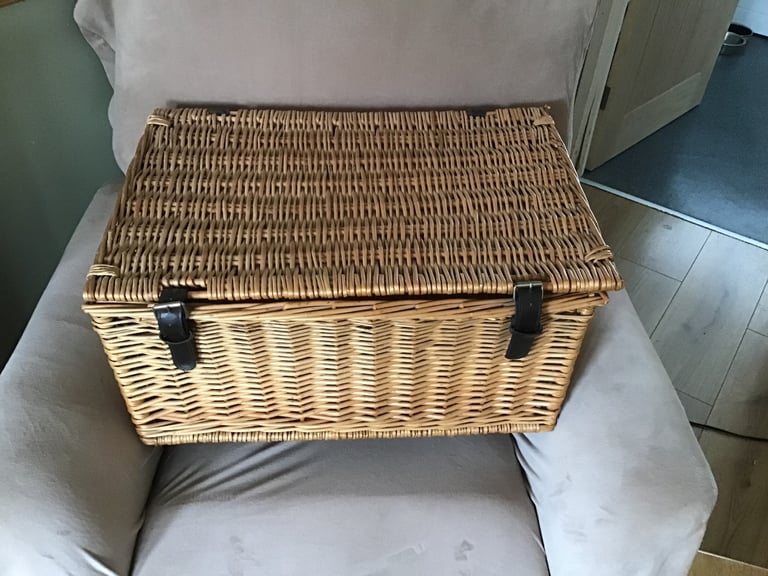 image for Large picnic/storage/hamper
