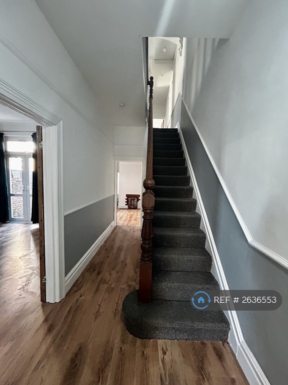 4 bedroom house in Beulah Hill, London, SE19 (4 bed) (#2636553)