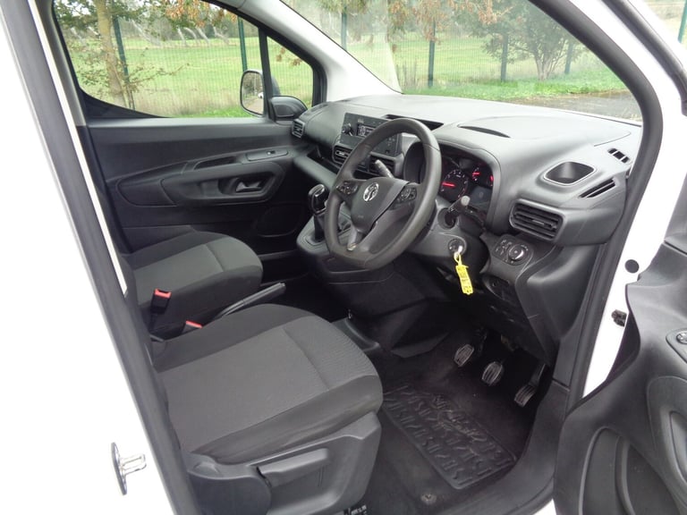 2020 Vauxhall Combo 2300 1.5 Turbo D 100ps H1 L2 Sportive Van LONG WHEEL BASE PANEL VAN Diesel Ma...