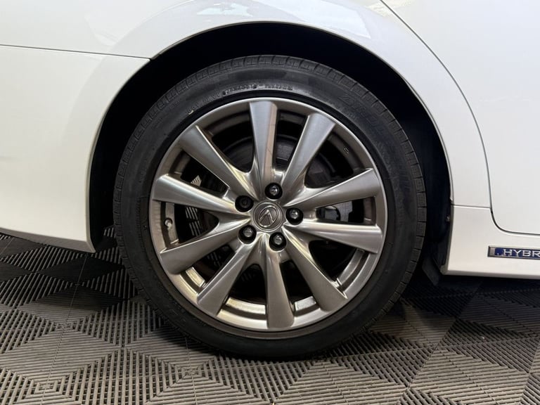 2015 Lexus GS 2.5 300h Premier Saloon 4dr Petrol Hybrid CVT Euro 5 (s/s) (223 ps) Saloon PETROL/E...