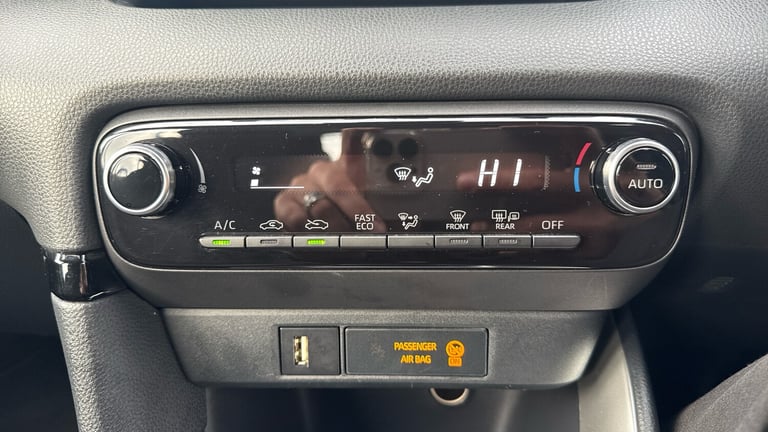 2022 Toyota Yaris 1.5 Hybrid Icon 5dr CVT HATCHBACK PETROL/ELECTRIC Automatic