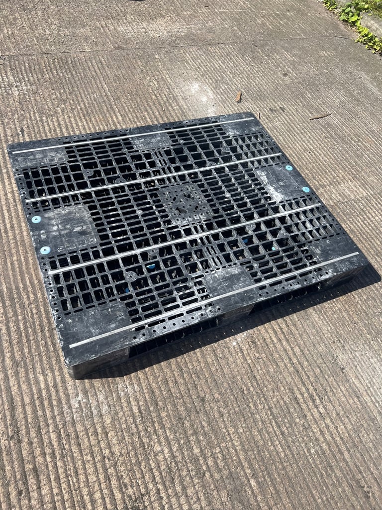 Plastic pallets 