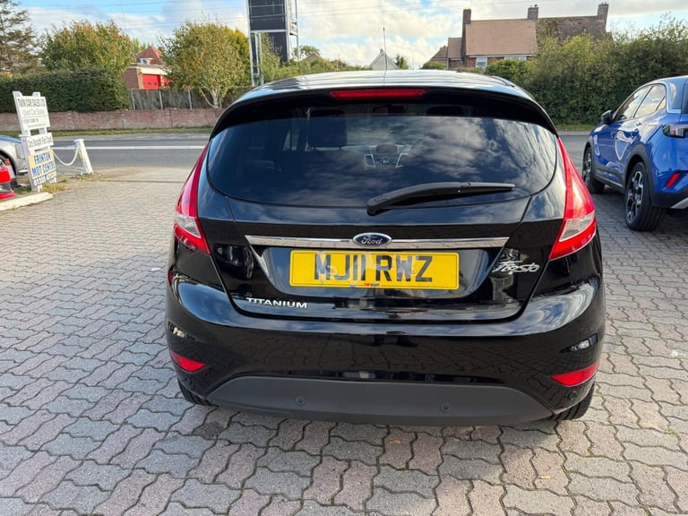 2011 Ford Fiesta 1.4 Titanium 5dr HATCHBACK Petrol Automatic