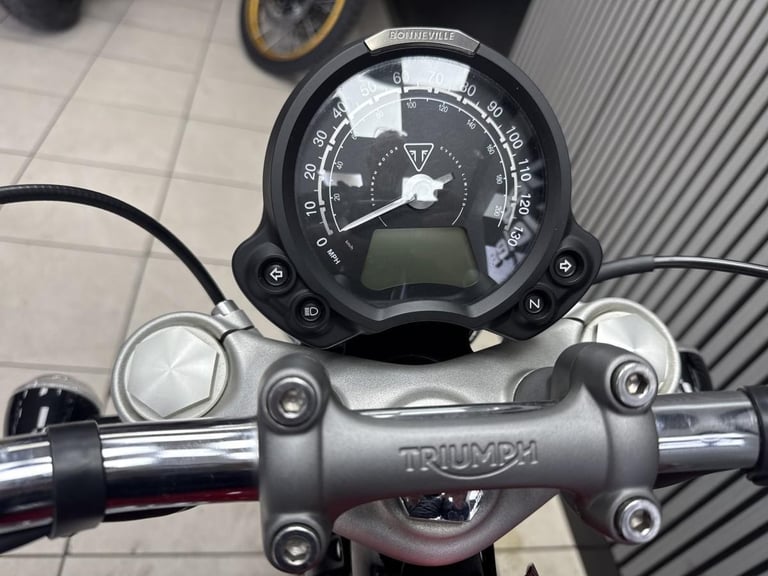 2021 Triumph BONNEVILLE SPEEDMASTER 1200cc bobber cruiser adventure