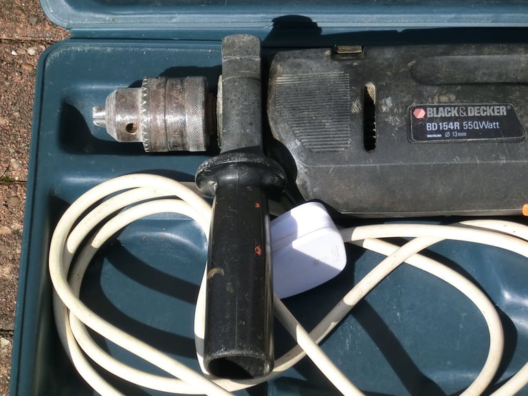 BLACK & DECKER BD 154R 550W HAMMER DRILL WITH CARRY CASE