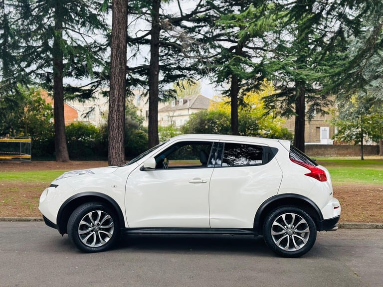 2013 Nissan Juke 1.6 Tekna CVT Euro 5 5dr HATCHBACK Petrol Automatic