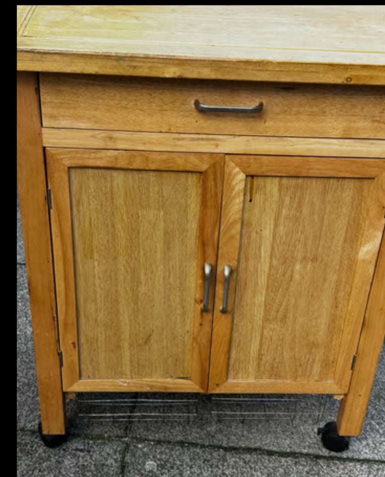 Solid wood kitchen island 