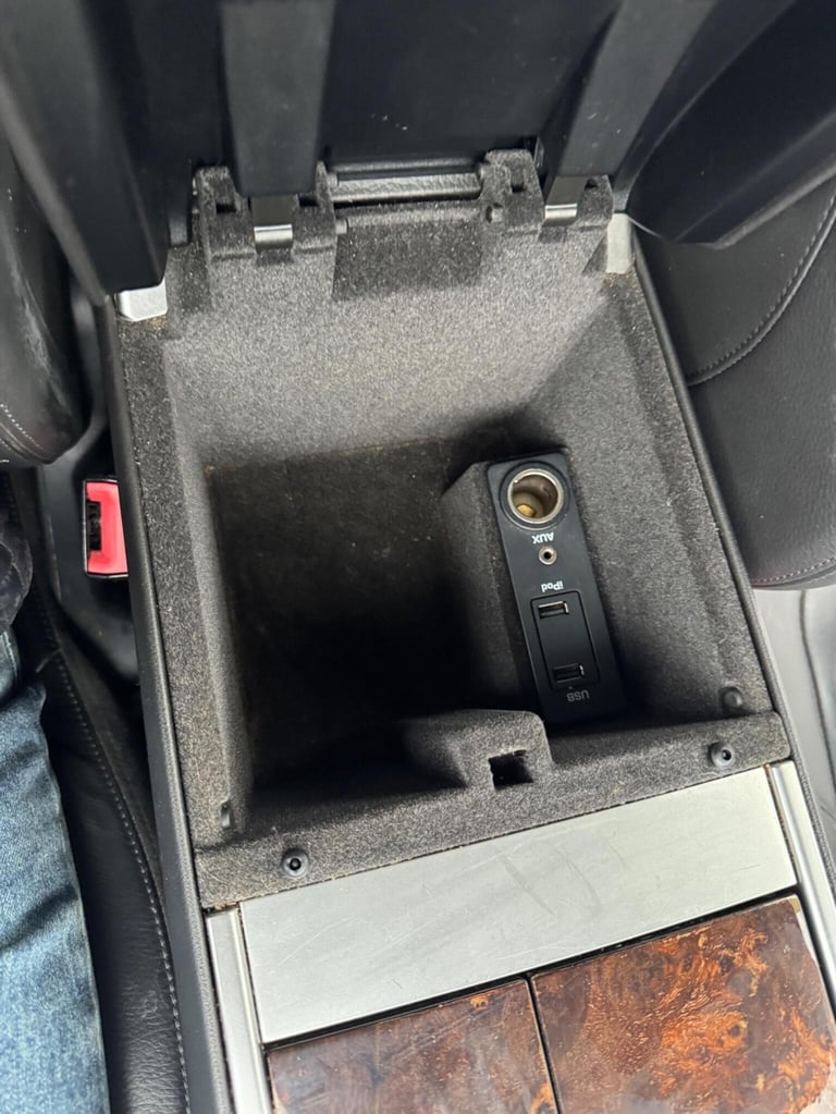 JAGUAR XF 2.2d Luxury Auto Euro 5 (s/s) 4dr 2011