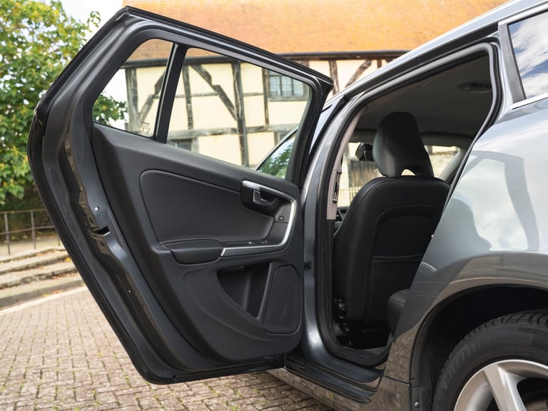 2016 Volvo V60 D3 (150) SE Lux Nav 5dr Diesel