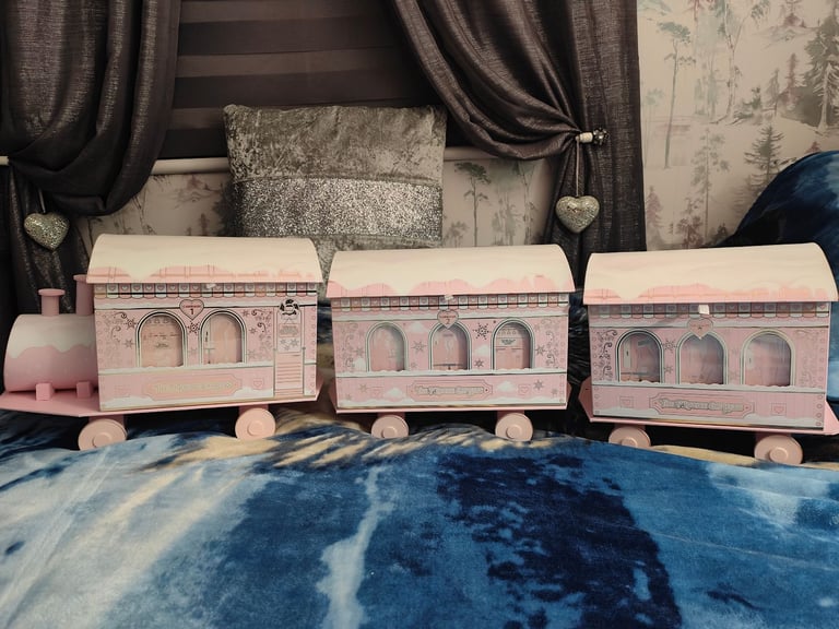 P.Louise Advent Calendar & Makeup Bundle 