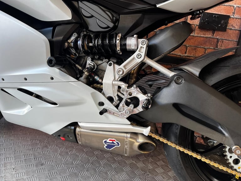 2014 Ducati 899 Panigale dynamag wheels nitron suspension 