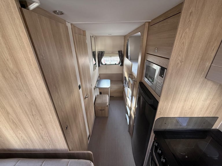 Elddis Avante 866 8ft wide, 6 berth, fixed bed 2019
