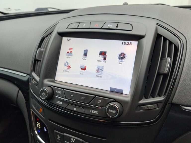 2016 Vauxhall Insignia 2.0 CDTi Elite Nav Hatchback 5dr Diesel Auto Euro 6 (170 ps) - PARKING SEN...