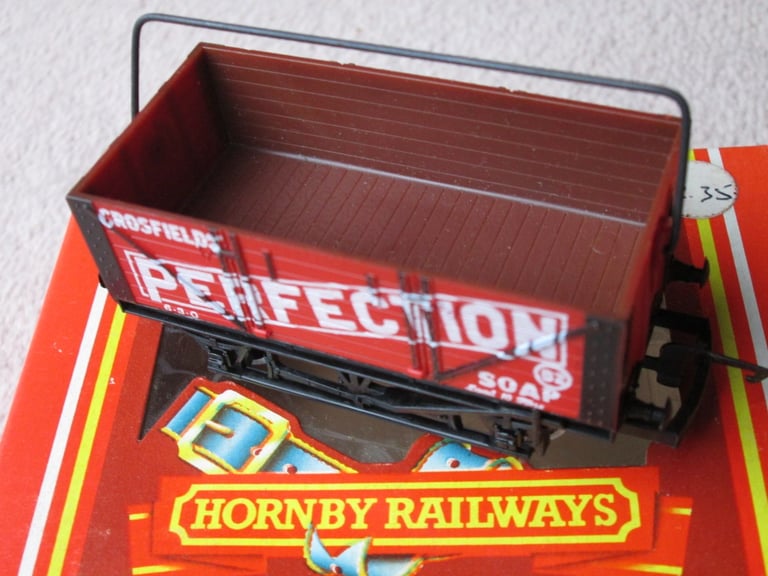 Hornby Model Railway 4 x boxed 1980s vintage goods freight wagons OO Gauge job lot