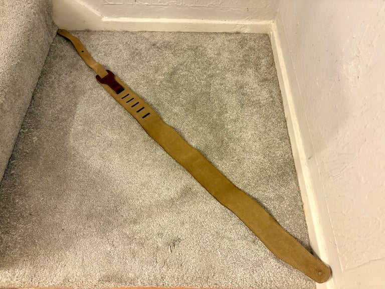 Levys Suede Guitar Strap Like NEW (never fitted rrp £35) 🎸🎶🎁