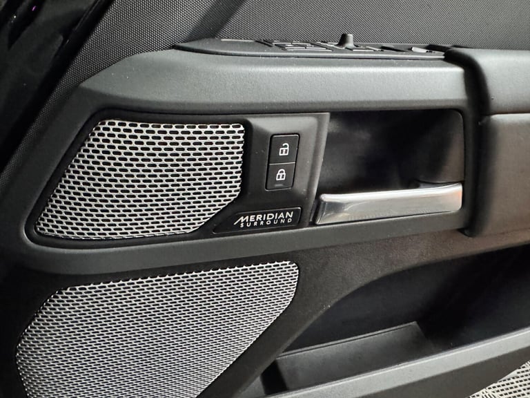 2023 Land Rover Defender 130 3.0 D300 MHEV X Auto 4WD Euro 6 (s/s) 5dr ESTATE Diesel Automatic