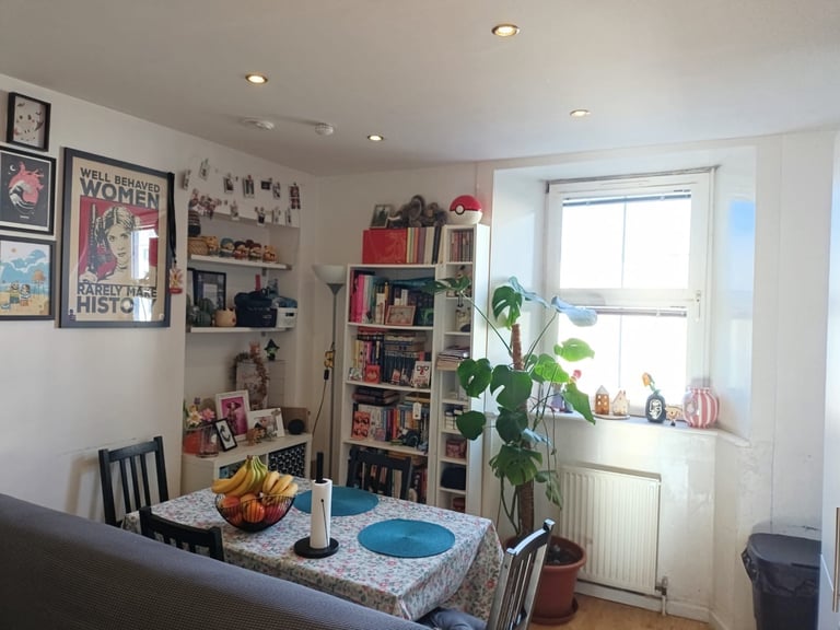 Modern one double and one single Bedroom Flat 