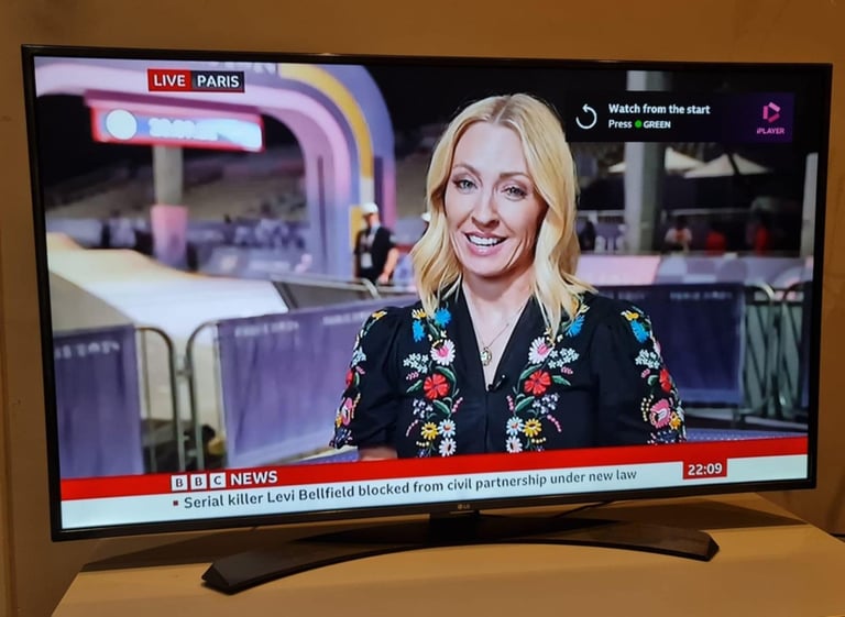 49 inches Smart LG 4K UHD TV 