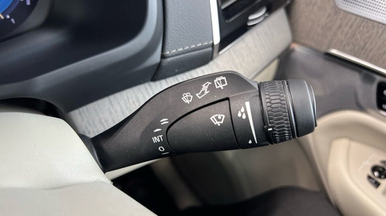 2024 Volvo XC90 2.0 B5P [250] Ultra Dark 5dr AWD Geartronic ESTATE PETROL Automatic