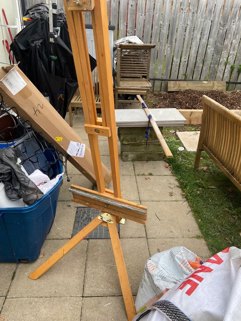 Professional artists studio easel 