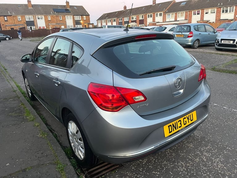 Vauxhall, ASTRA, Hatchback, 2013, Manual, 1398 (cc), 5 doors
