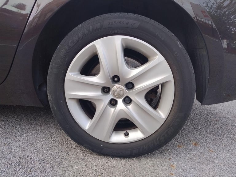 2014 Vauxhall Zafira Tourer 2.0 CDTi Exclusiv Auto Euro 5 5dr MPV Diesel Automatic