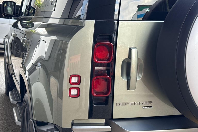 2021 Land Rover Defender 110 2.0 P400e 15.4kWh X-Dynamic HSE SUV 5dr Petrol Plug-in Hybrid Auto 4...