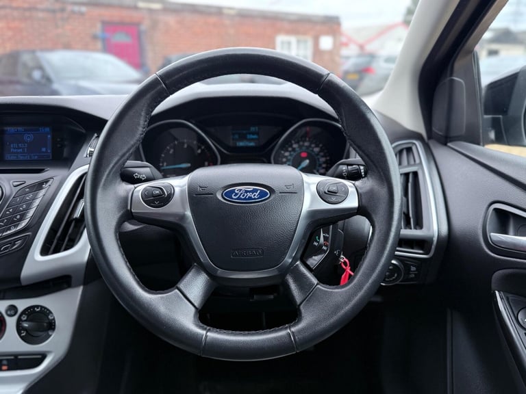 2012 Ford Focus 1.6 TDCi Zetec Euro 5 (s/s) 5dr ESTATE Diesel Manual