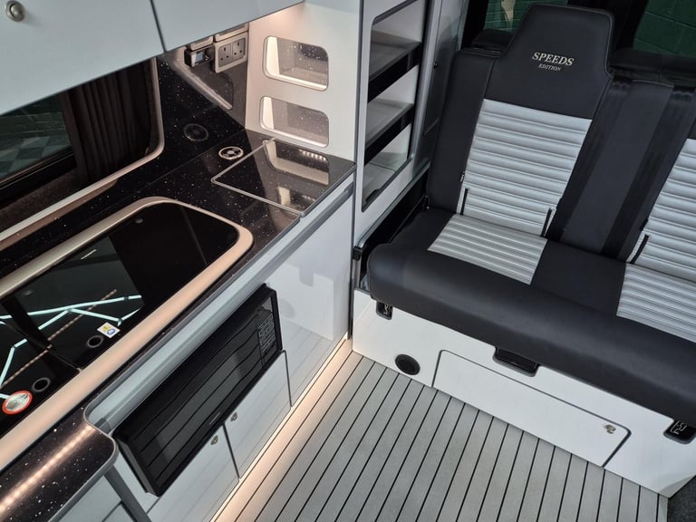 FORD TRANSIT CUSTOM LIMITED SPEEDS EDITION CAMPER AUTOMATIC 4BERTH, HIGH SPEC