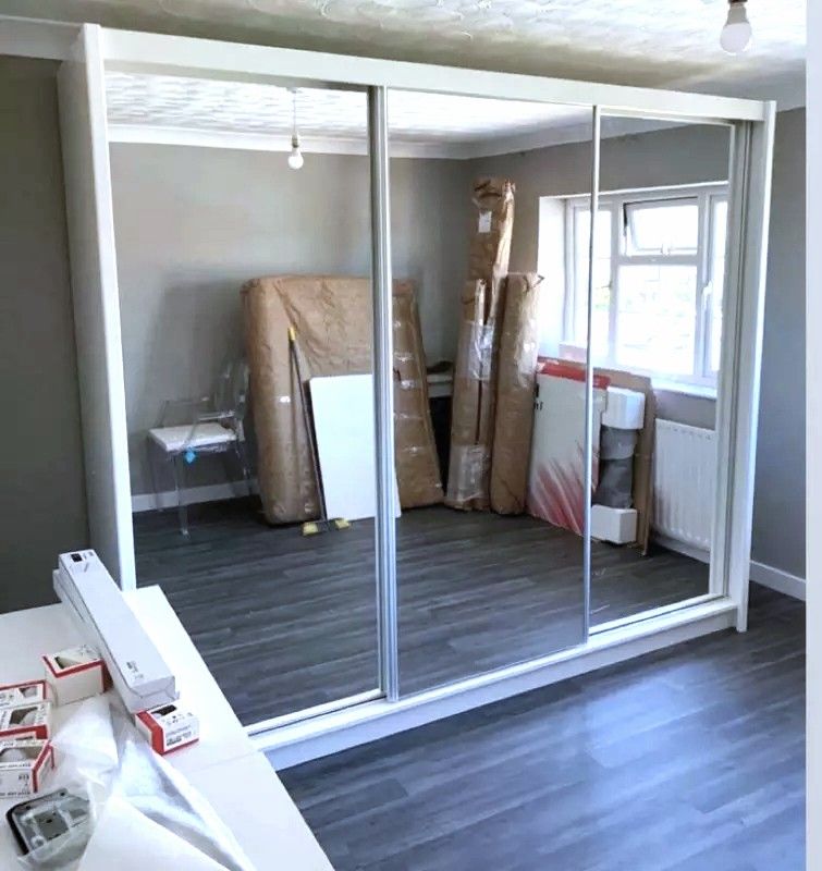 Brand New 2 or 3 Doors Sliding Wardrobe with Mirrors & Drawers in Black Grey White Oak