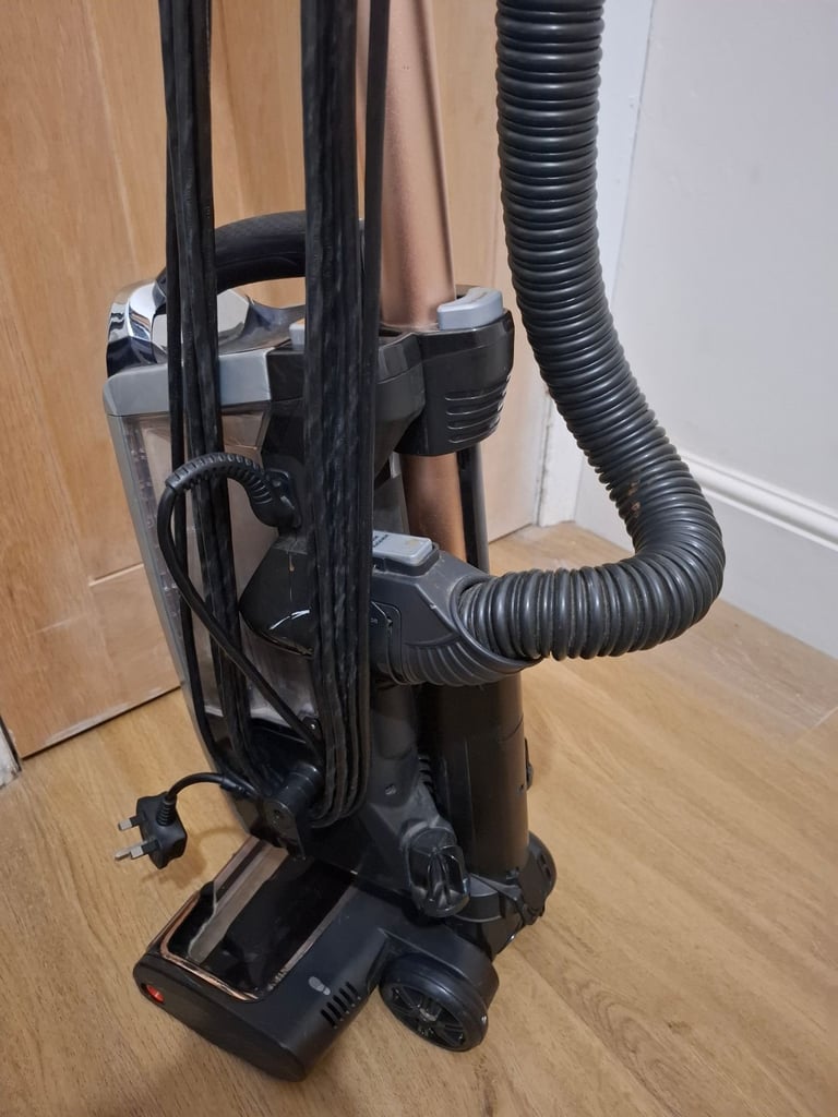 Shark Lift Away Vacuum Cleaner Hoover 