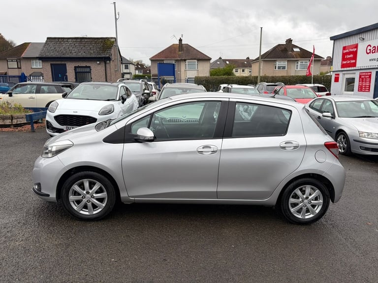 2012 Toyota Yaris 1.33 VVT-i TR 5dr HATCHBACK Petrol Manual