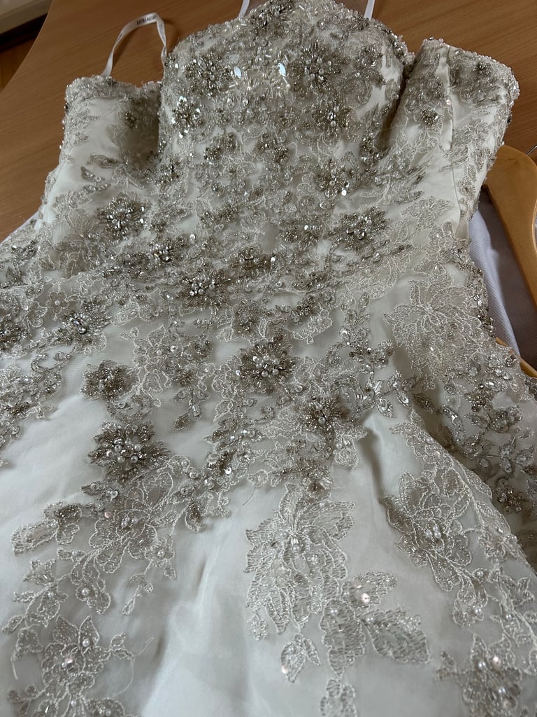 image for Ivory Wedding Dress