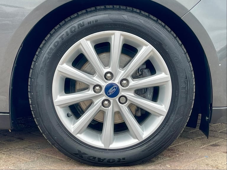 Ford Focus 1.6 Ti-VCT 125 TITANIUM POWERSHIFT AUTO