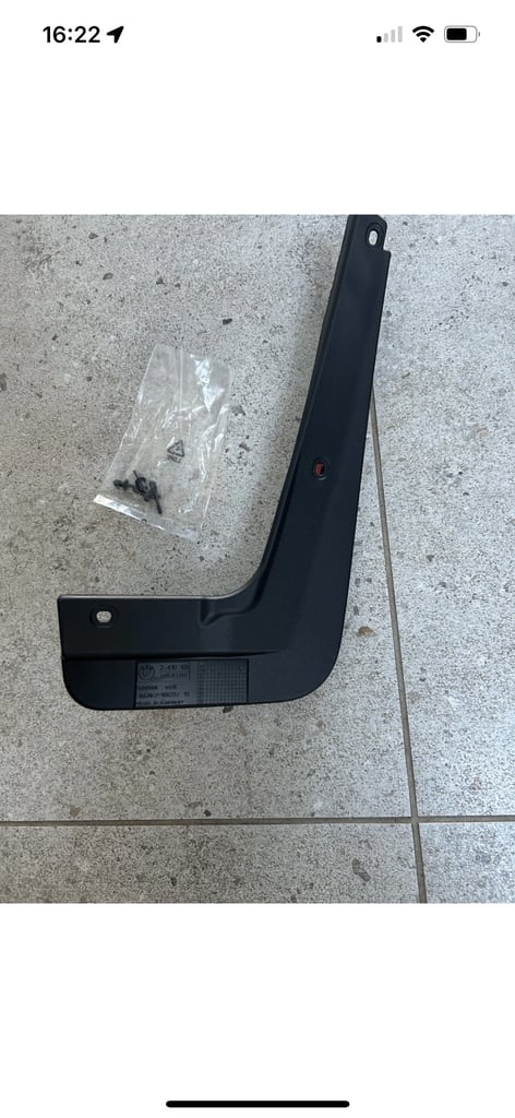image for Mini Countryman Passenger Front Mudguard