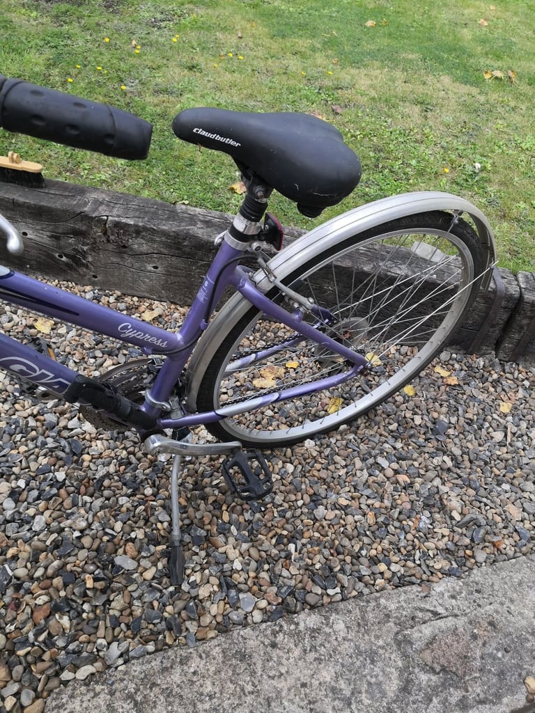 Ladies giant Cypress 18 speed bike
