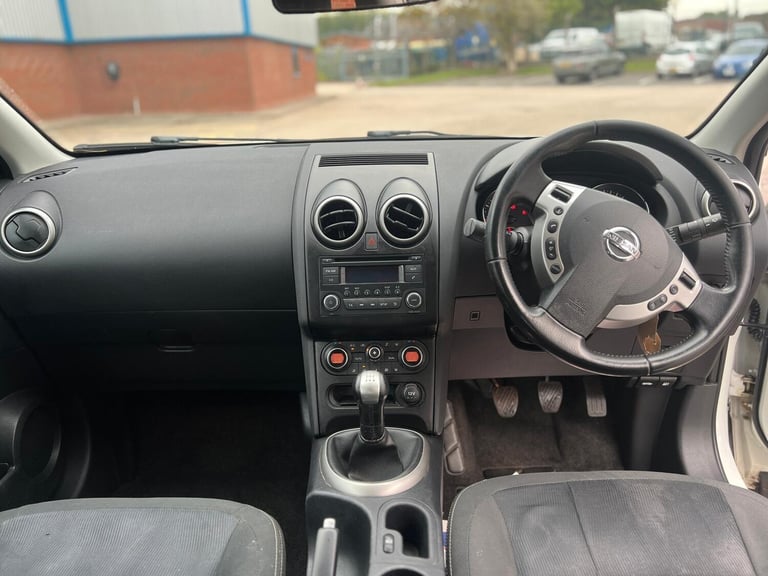 Nissan Qashqai 1.6 Acenta 2WD Euro 5 (s/s) 5dr Petrol Manual - Image 20