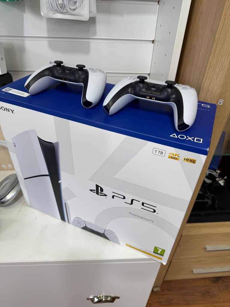 PlayStation 5 Slim Disc version 1Tb Brandnew sealed 1 year warranty 
