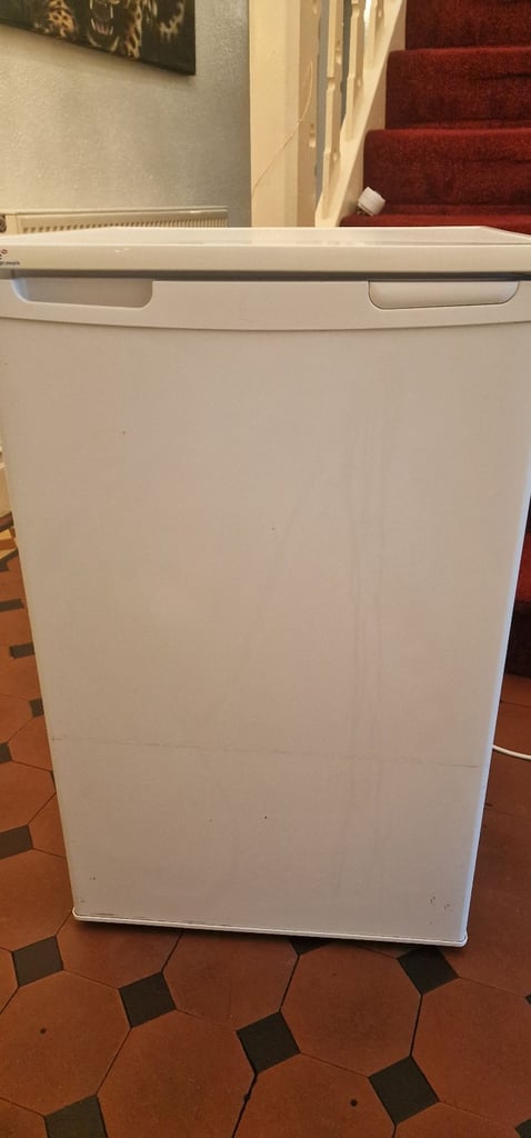 image for Under counter fridge 