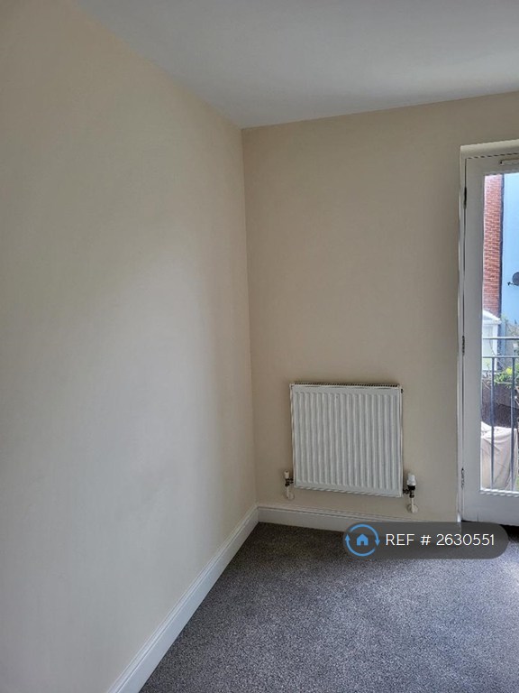 2 bedroom flat in Gainsborough Court, Sudbury, CO10 (2 bed) (#2630551)